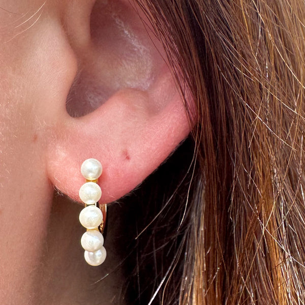PEARL HUGGIE HOOPS