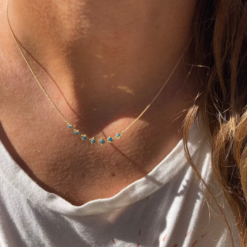 PETITE TEXTILE NECKLACE IN BLUE DIAMOND