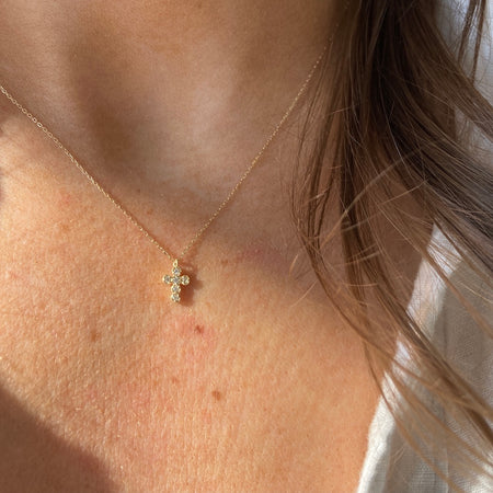 TINY DOTS CLUSTER NECKLACE
