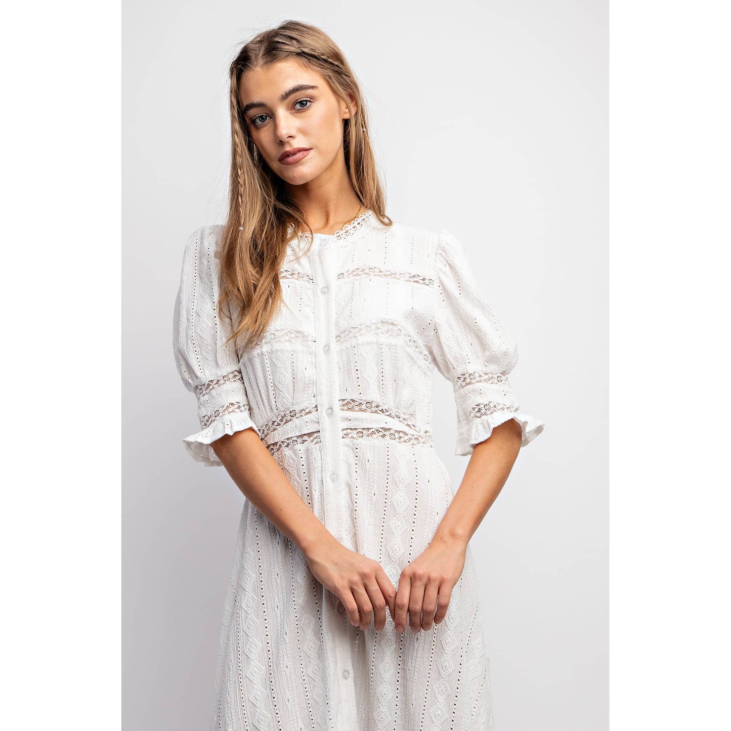 CHIC WOVEN MAXI BUTTON DOWN SHIRT DRESS WITH TRIM LACE DETAI CHIC WOVEN MAXI BUTTON DOWN SHIRT DRESS WITH TRIM LACE DETAI