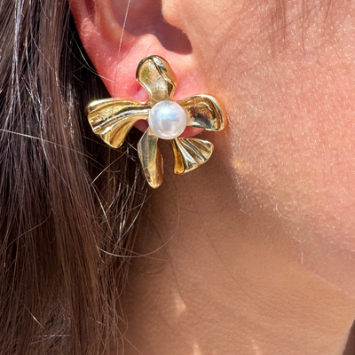 PEARL PETAL STUDS