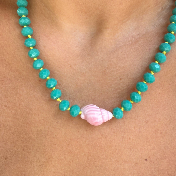 BEADED CONCH NECKLACE