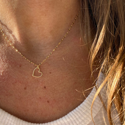 HANGING HEART NECKLACE