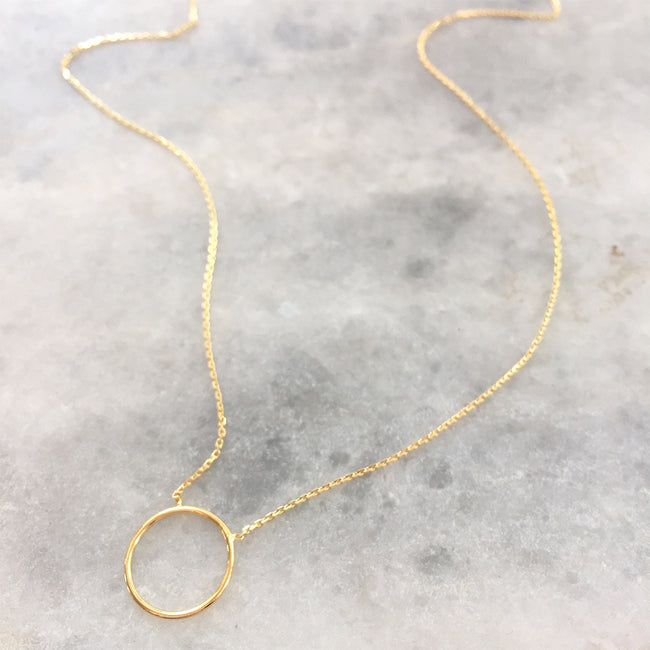 Gold Wire Open Circle Necklace