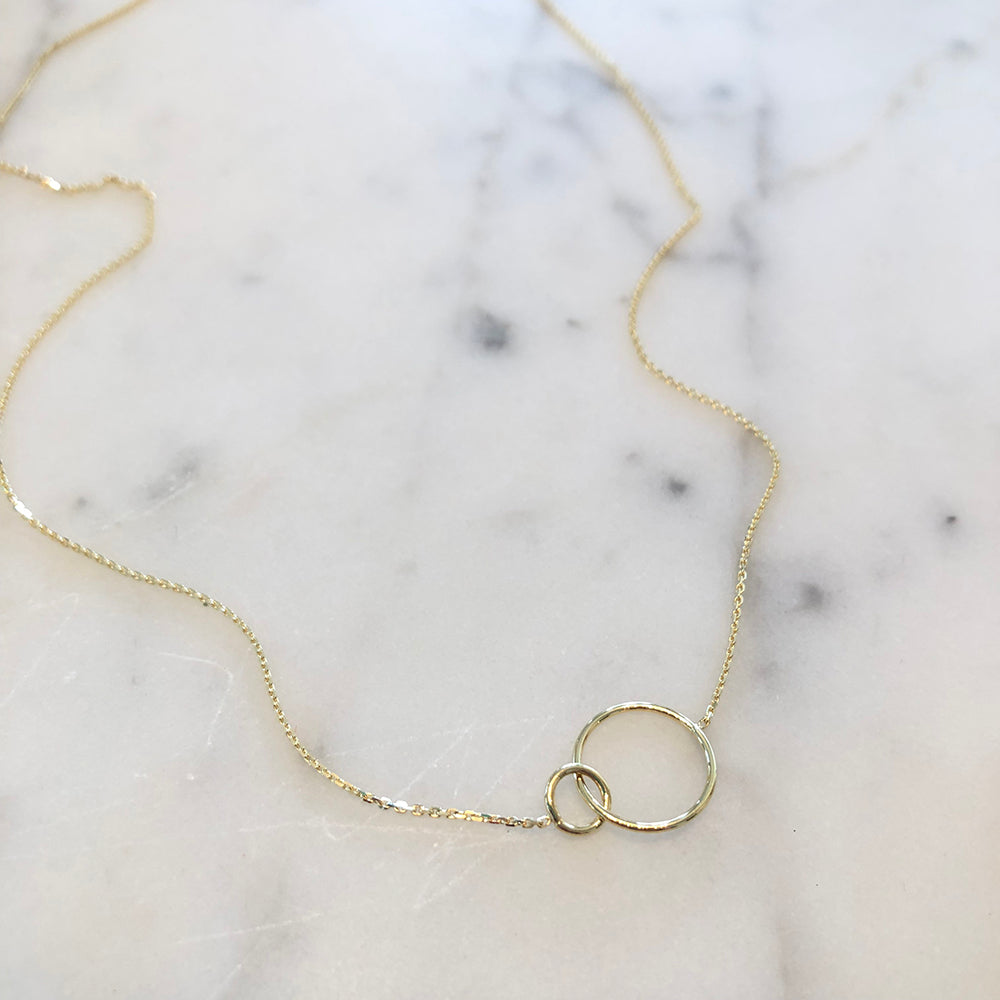 Gold Interlocking Circle Necklace